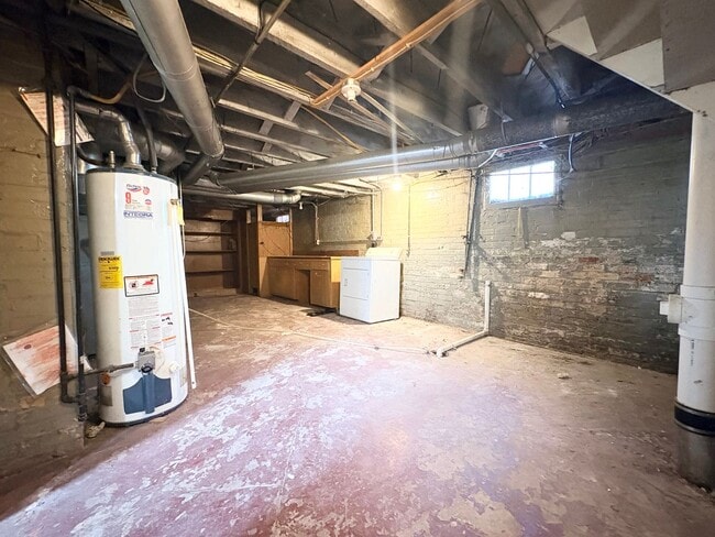 Building Photo - 1715 Marshall St