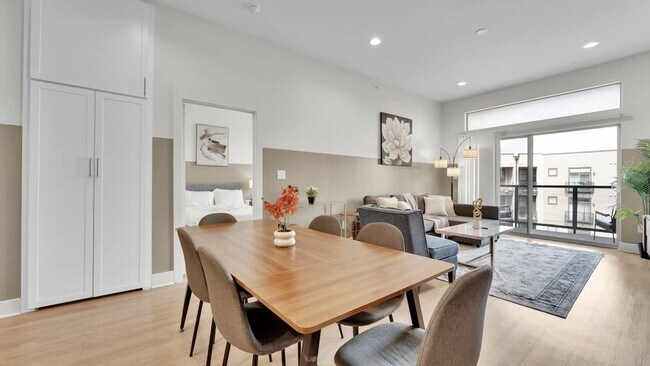 Building Photo - 2901 Indiana St