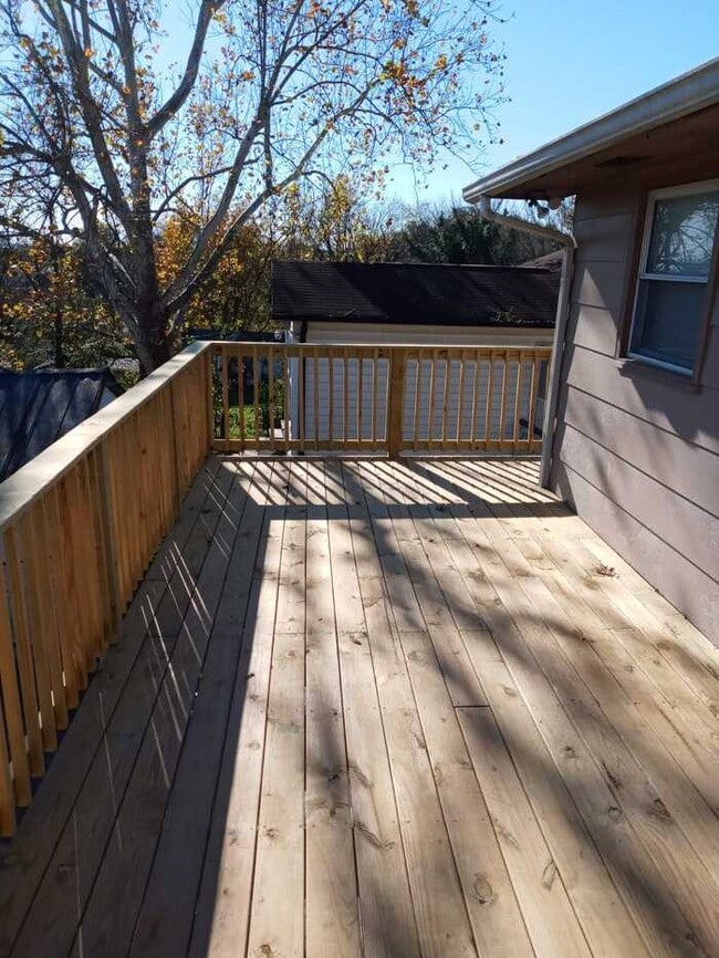 Building Photo - 2638 Summit Ave