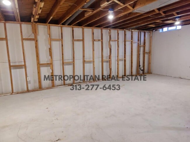 Building Photo - 6973 Chirrewa St