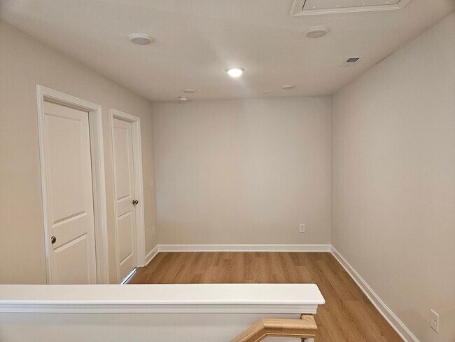 Building Photo - 125 Priestwood Ln