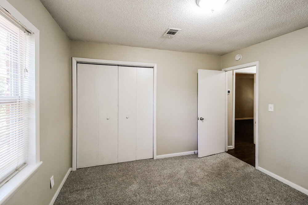 Building Photo - 5151 Hillside Dr NW