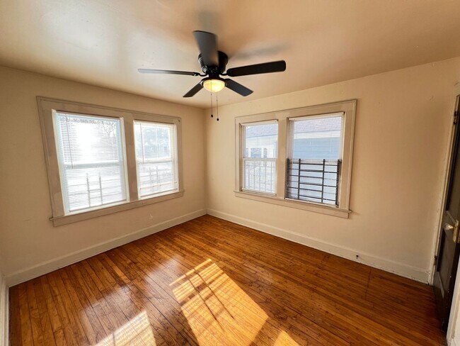 Building Photo - 2-Bedroom Home with Open Living and Dining Space!