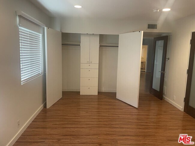 Building Photo - 1620 Malcolm Ave