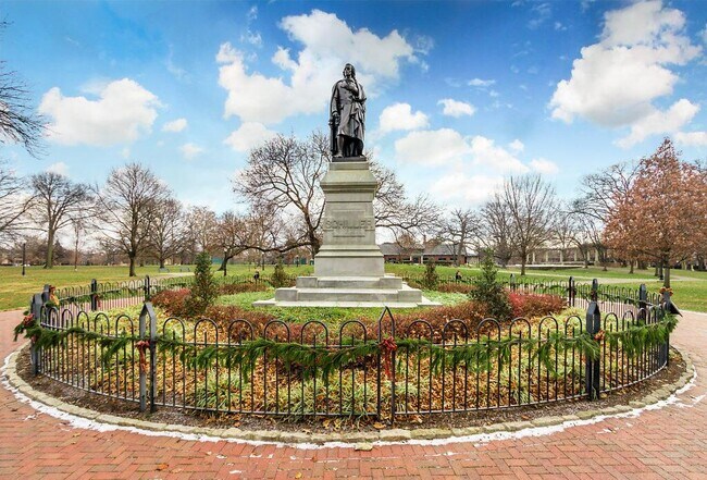 Building Photo - 598 Lathrop St