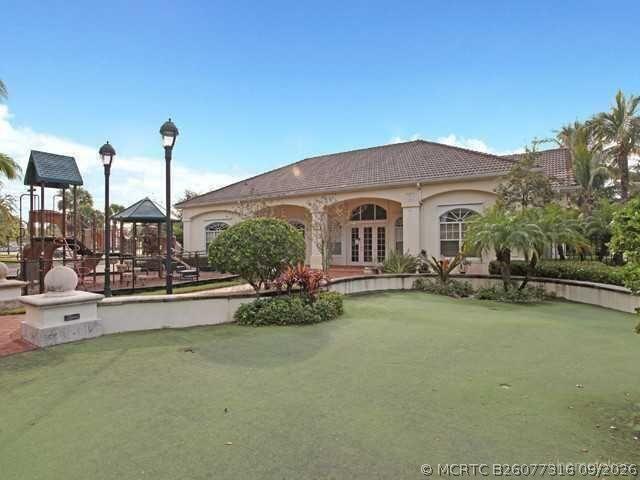Building Photo - 2106 Myrtlewood Cir E