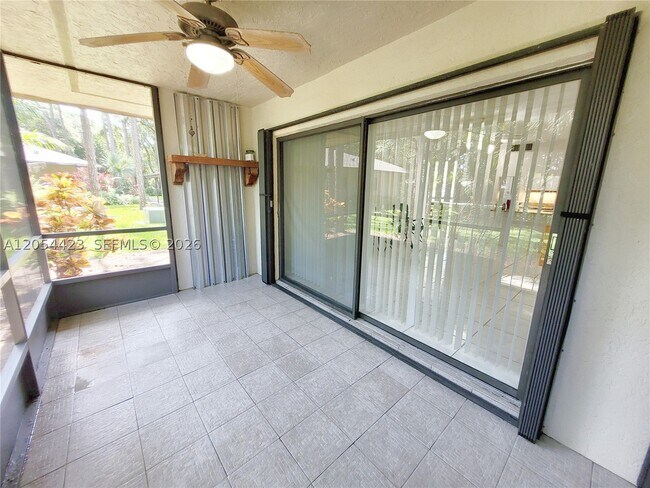 Building Photo - 7523 Greenlake Dr