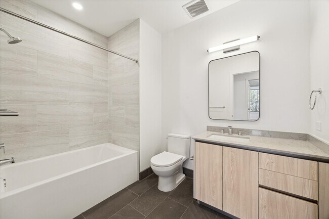 Building Photo - 1 Riva Row