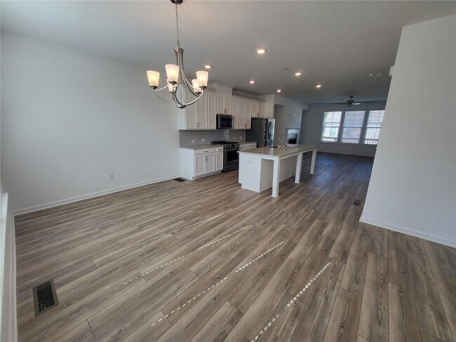 Building Photo - 2699 Richmond Row Dr