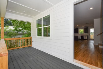 Building Photo - 503 S Chapman St