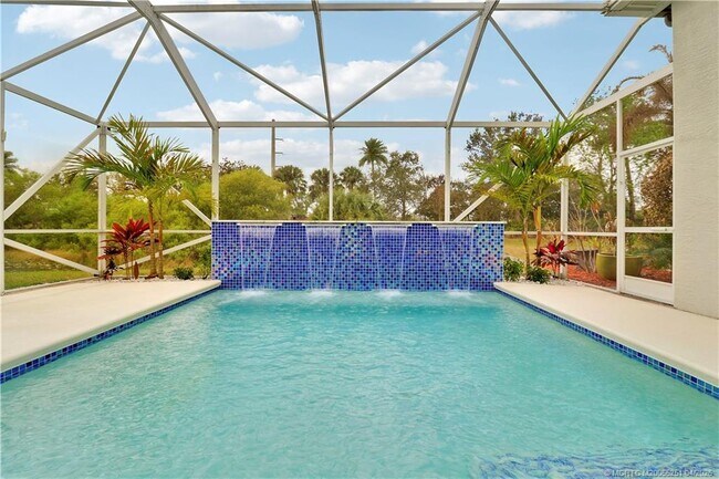 Building Photo - 5628 SW Gray Fox Dr