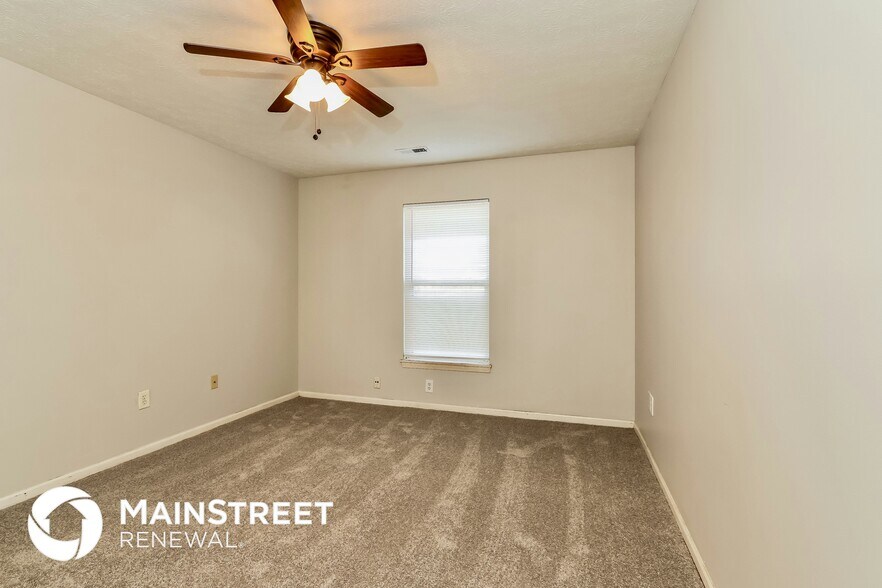Building Photo - 9611 Combs Ln