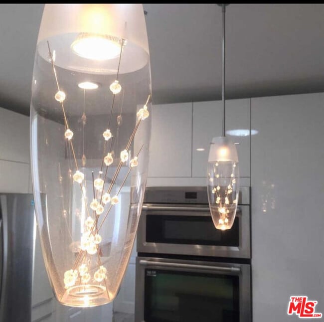 Building Photo - 4922 Genevieve Ave