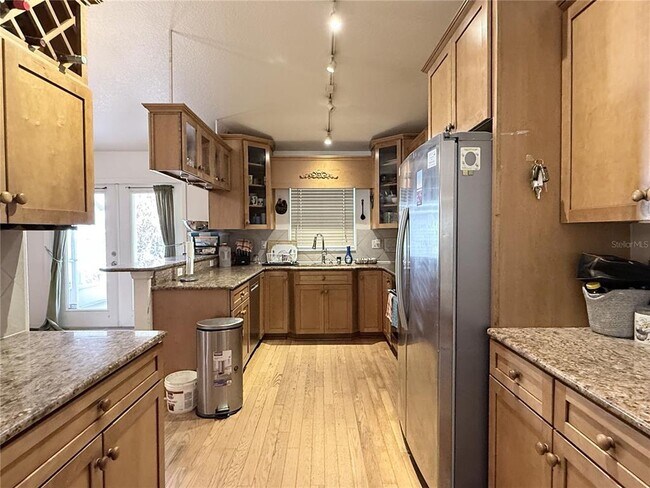 Building Photo - 10037 Crenshaw Cir