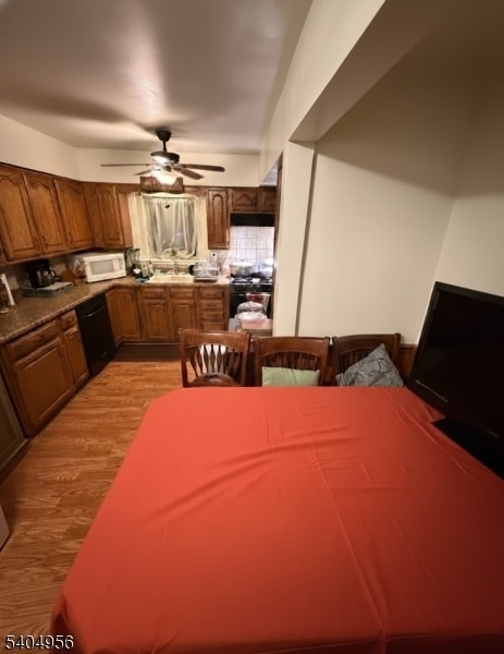 Building Photo - 628 Second Ave