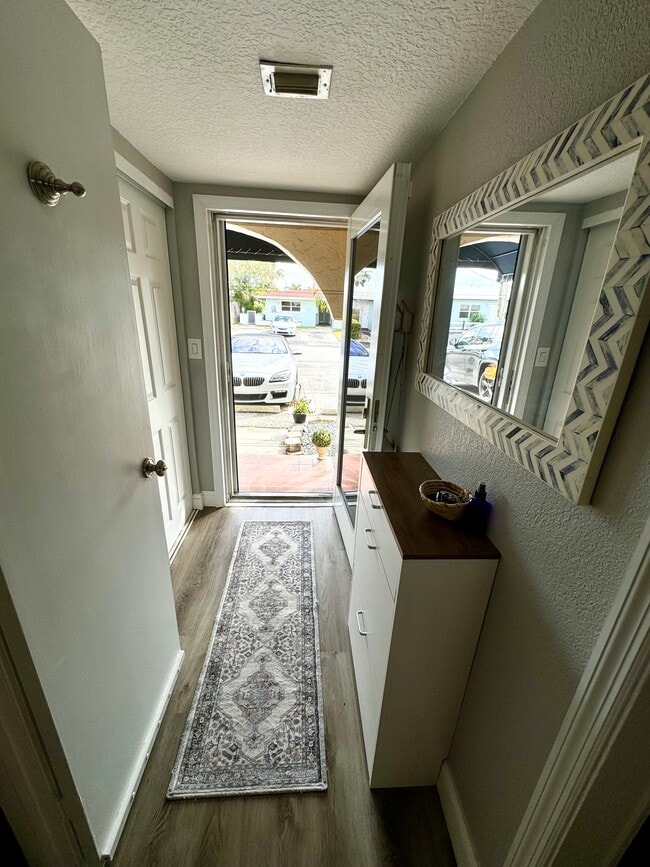 Building Photo - 1861 SE 4th St