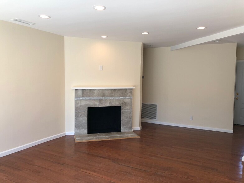 Building Photo - 2922 W 167th St