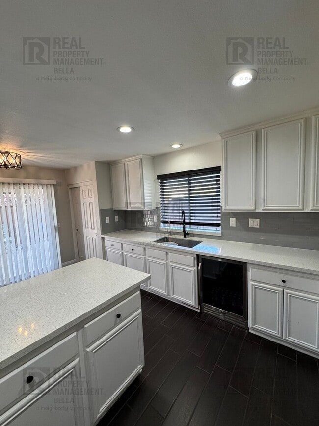 Building Photo - 23694 Canyon Heights Dr