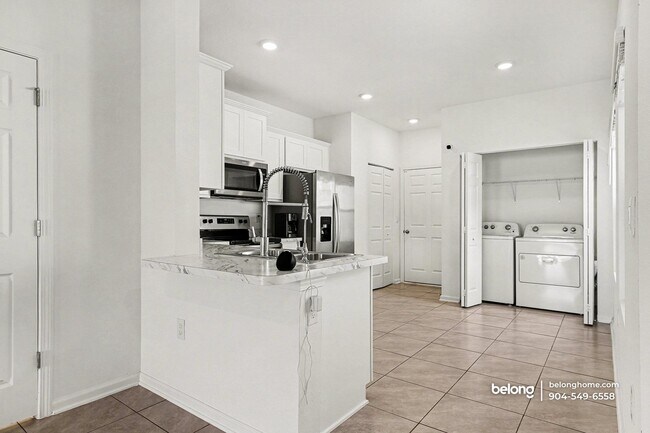 Building Photo - 9067 Gifford Dr