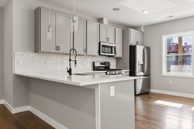 Building Photo - 10 Ruthven Park