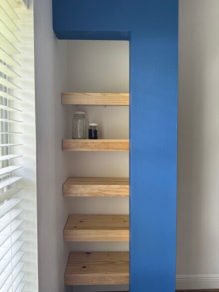 Pantry - 3651 N Goldenrod Rd