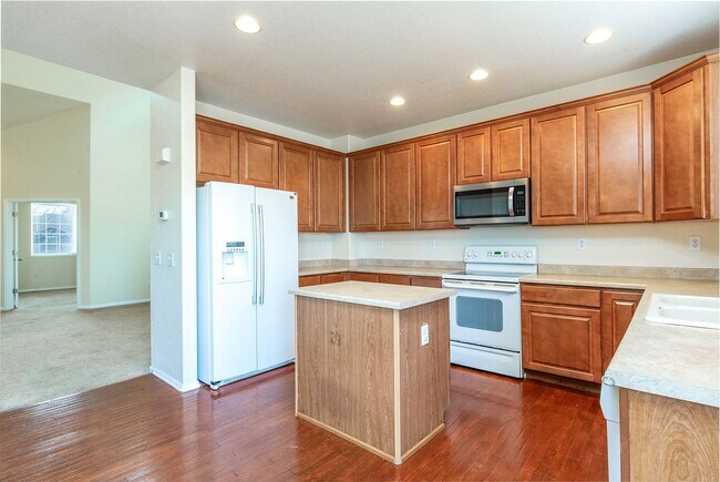 Building Photo - Single Family House for Rent - Claremont Ranch, Colorado