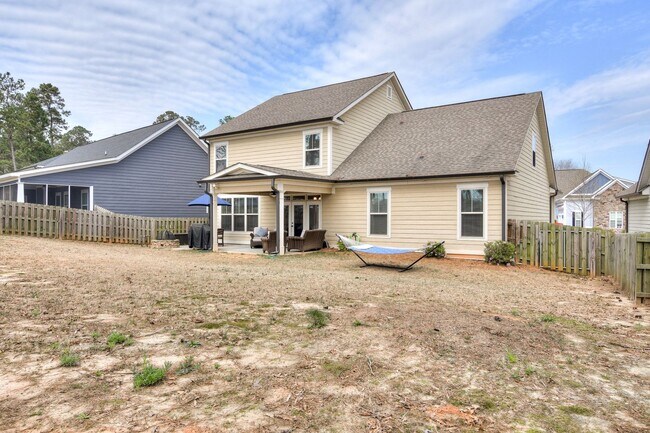 Building Photo - Gorgeous 5-Bedroom 3.5 Bath Home