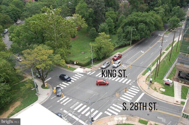 Building Photo - 4520 King St
