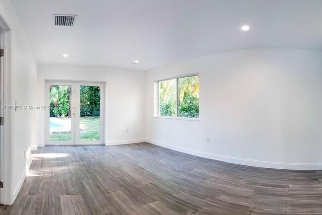 Building Photo - 6634 SW 76th Terrace