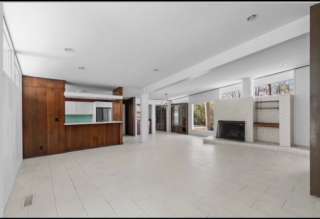 Building Photo - 104 Rosetta Cir