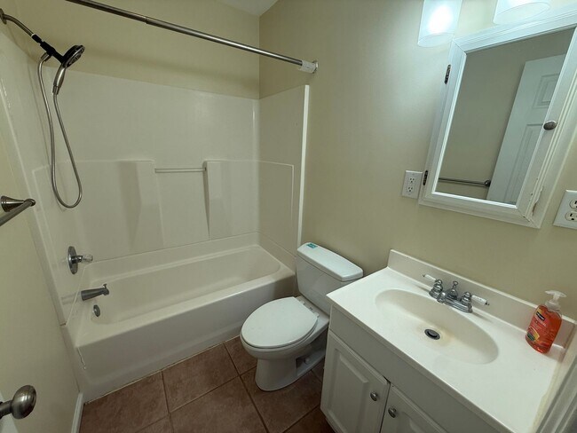 Building Photo - 300 Monticello Ln