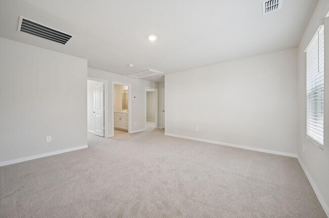 Building Photo - 3412 Brompton Dr