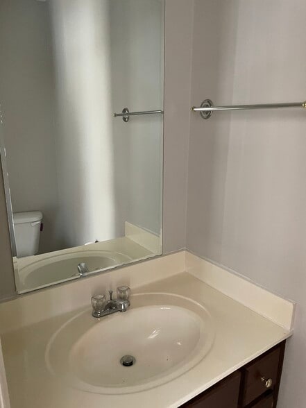 Half Bath - 190 Scarlet Oak Dr.