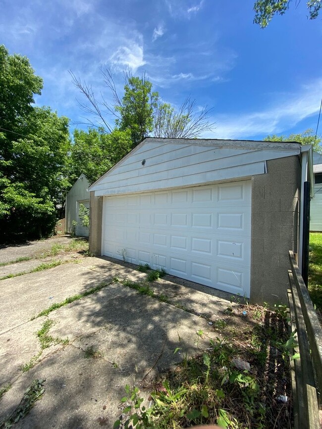 Building Photo - 3/1 Single Family Home in Linden!