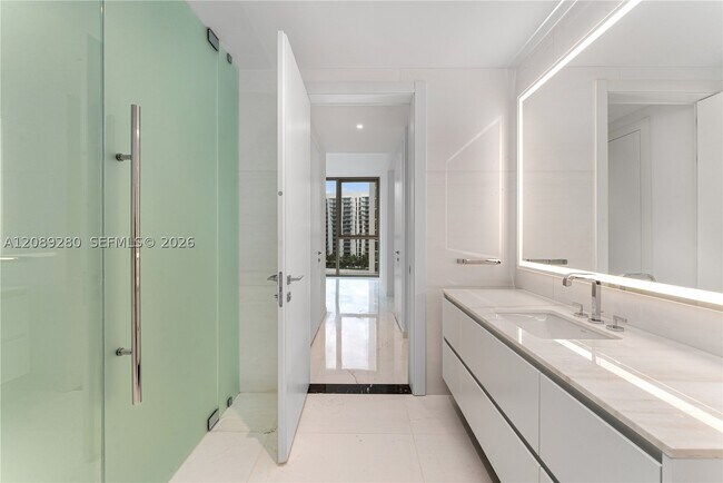 Building Photo - 300 Biscayne Blvd