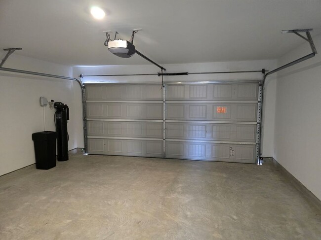 Building Photo - 26706 Dalmatian Bellflower Dr