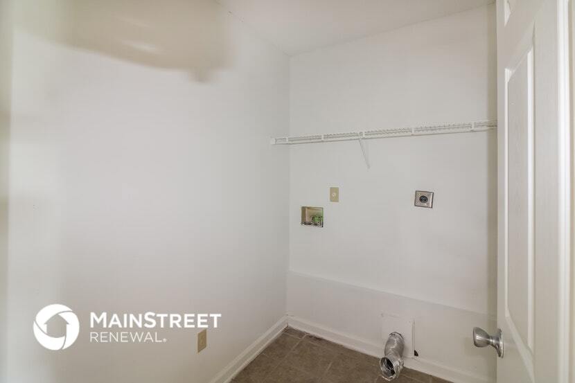 Building Photo - 4377 Cleopatra Dr