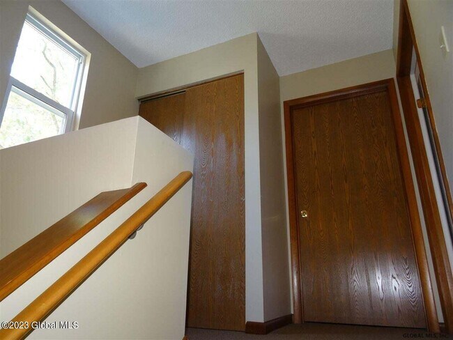 Building Photo - 1006 Greenwich Dr