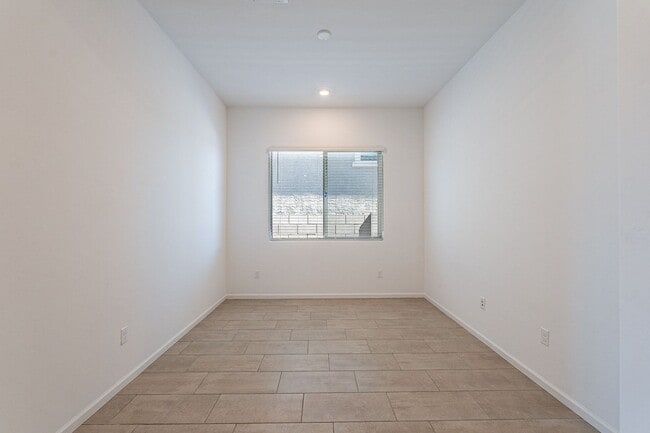 Building Photo - 12442 N Appling Ave
