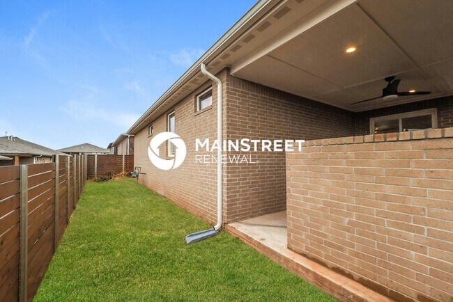 Building Photo - 3 Bedroom Pet-Friendly Home in Oklahoma City, OK with Main Street Renewal