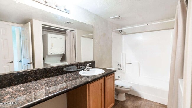 Building Photo - 1241 N 48th St