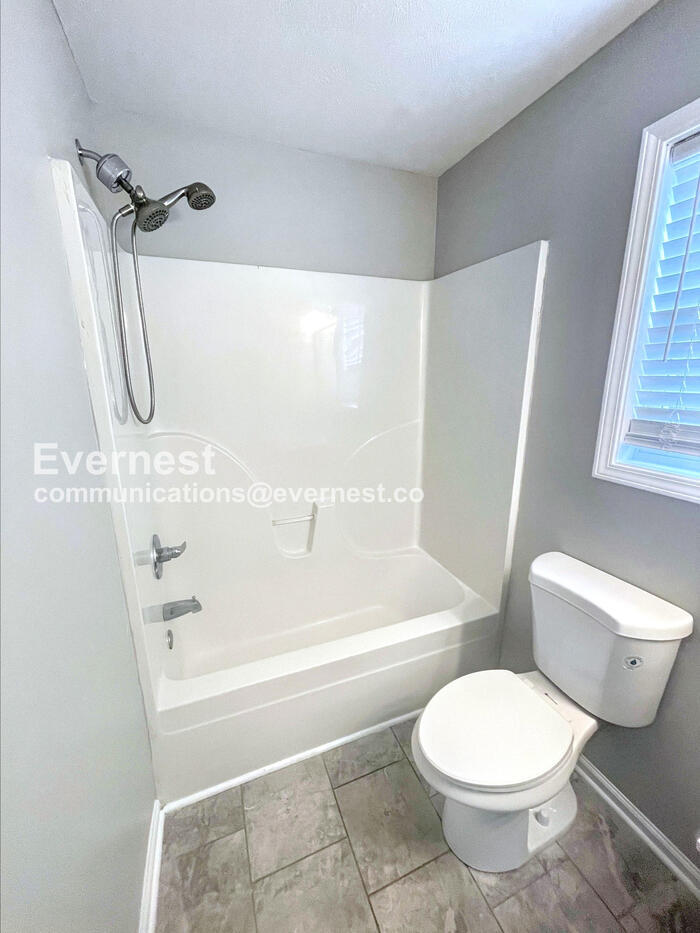 Building Photo - 1533 Apache Way