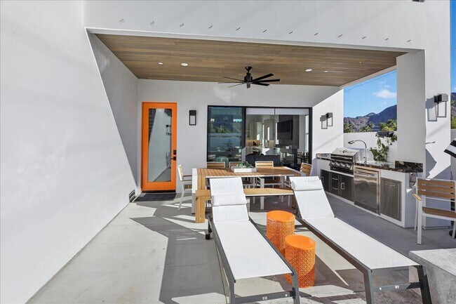 Building Photo - 51116 Avenida Mendoza