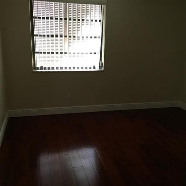 Building Photo - 10740 S Golfview Dr