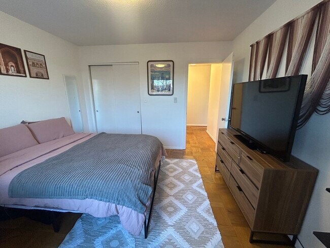 Building Photo - 287 Harvard St