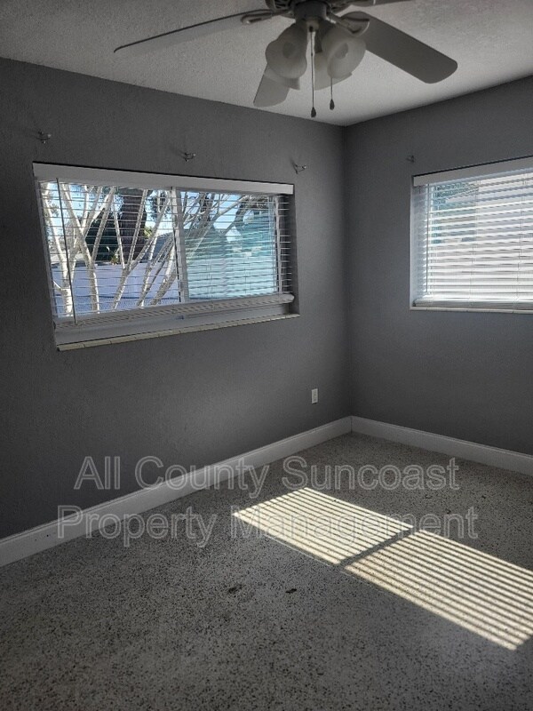 Building Photo - 2008 59th St S