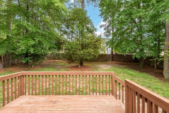Building Photo - 220 Wood Green Dr