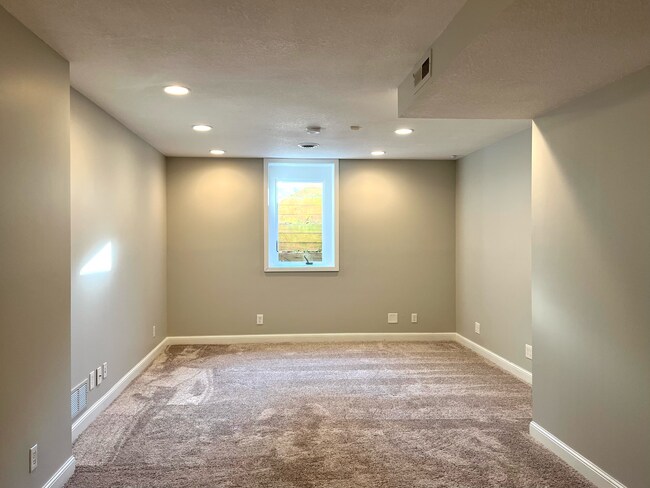 Building Photo - 17093 Isleton Ave