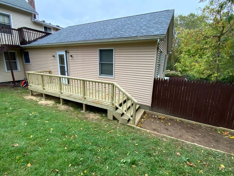 Building Photo - 50 Sunnyside Ave