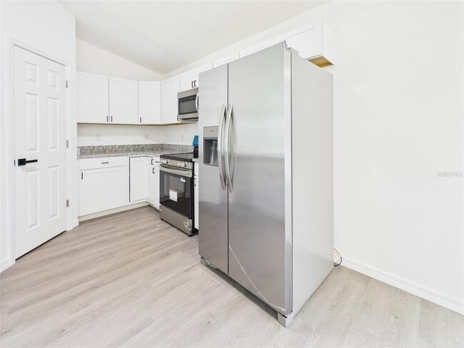 Building Photo - 5323 NW 8th Pl